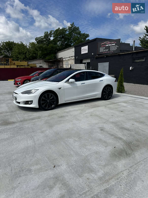 Ліфтбек Tesla Model S 2018 в Києві