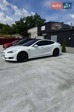 Лифтбек Tesla Model S 2018 в 