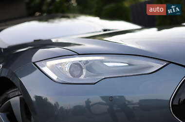Лифтбек Tesla Model S 2014 в 