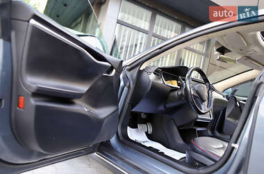 Лифтбек Tesla Model S 2014 в 
