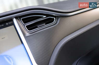 Лифтбек Tesla Model S 2014 в 