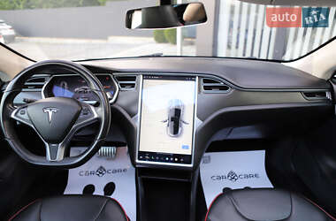 Лифтбек Tesla Model S 2014 в 