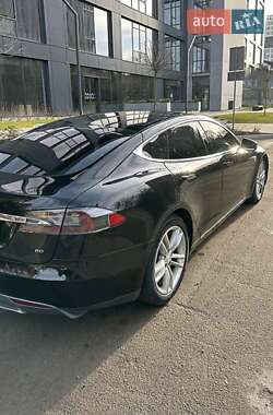 Лифтбек Tesla Model S 2014 в 