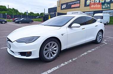 Лифтбек Tesla Model S 2013 в 
