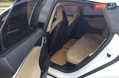 Лифтбек Tesla Model S 2013 в 