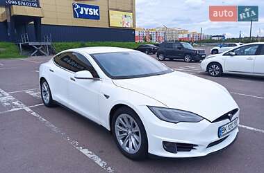 Лифтбек Tesla Model S 2013 в 