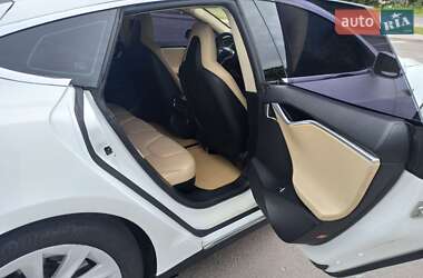 Лифтбек Tesla Model S 2013 в 