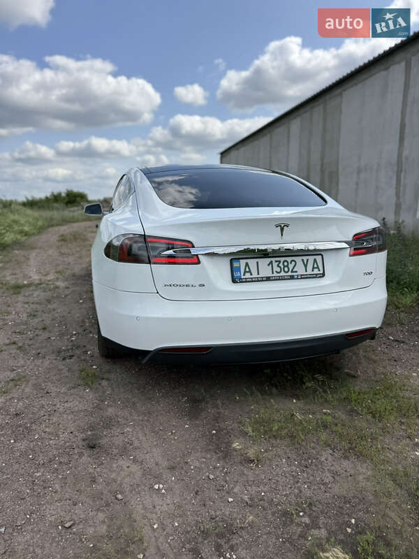 Ліфтбек Tesla Model S 2015 в Фастові