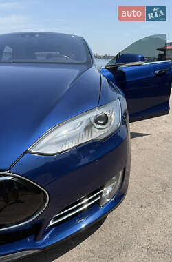 Ліфтбек Tesla Model S 2015 в 