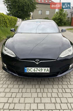 Ліфтбек Tesla Model S 2015 в Львові