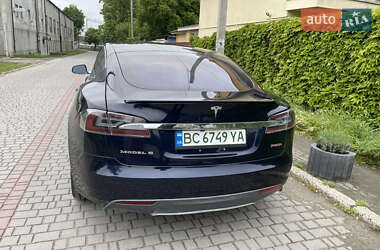 Лифтбек Tesla Model S 2015 в 
