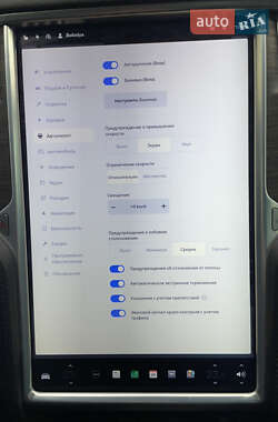 Лифтбек Tesla Model S 2015 в 