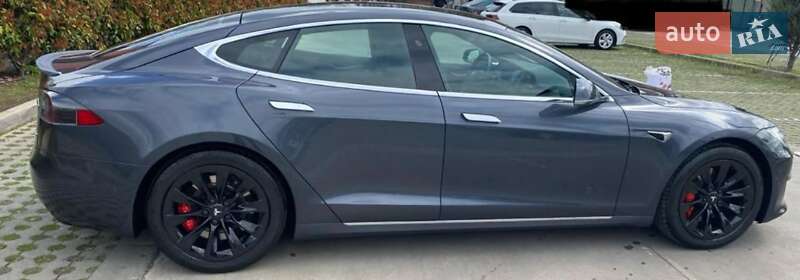Ліфтбек Tesla Model S 2018 в Києві