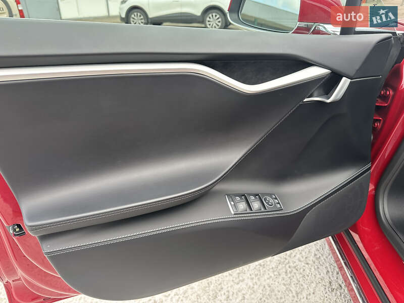 Ліфтбек Tesla Model S 2018 в Києві