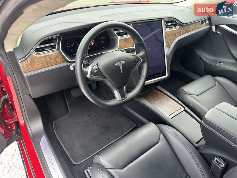 Ліфтбек Tesla Model S 2018 в Києві