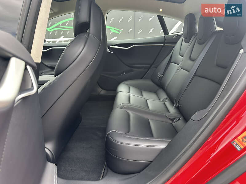 Ліфтбек Tesla Model S 2018 в Києві