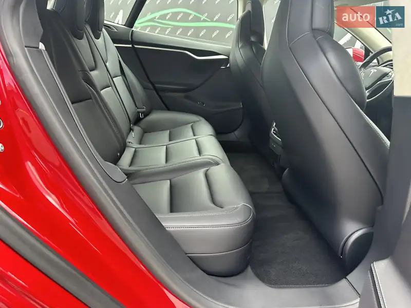 Лифтбек Tesla Model S 2018 в 
