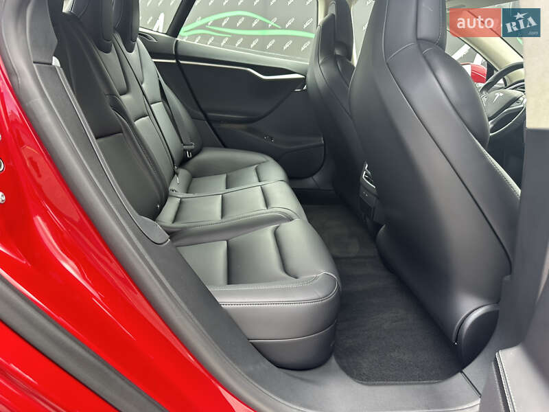 Ліфтбек Tesla Model S 2018 в Києві