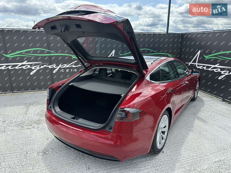 Ліфтбек Tesla Model S 2018 в Києві