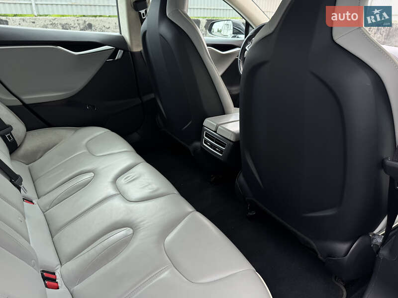Лифтбек Tesla Model S 2013 в Виннице фото 15 Лифтбек Tesla Model S 2013 в Виннице