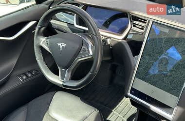 Лифтбек Tesla Model S 2013 в 