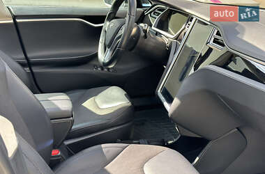 Лифтбек Tesla Model S 2013 в 