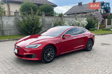 Лифтбек Tesla Model S 2017 в 