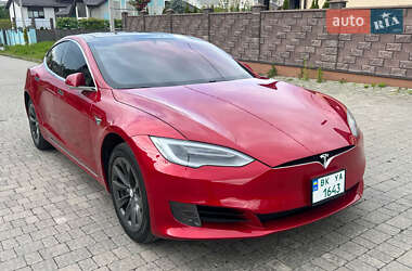 Лифтбек Tesla Model S 2017 в Ровно