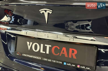 Лифтбек Tesla Model S 2014 в 