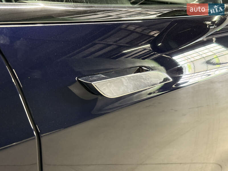 Ліфтбек Tesla Model S 2014 в Володимирі
