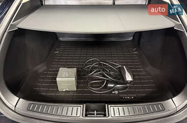 Лифтбек Tesla Model S 2014 в 