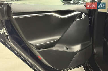 Лифтбек Tesla Model S 2014 в 