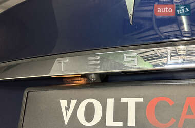 Лифтбек Tesla Model S 2014 в 
