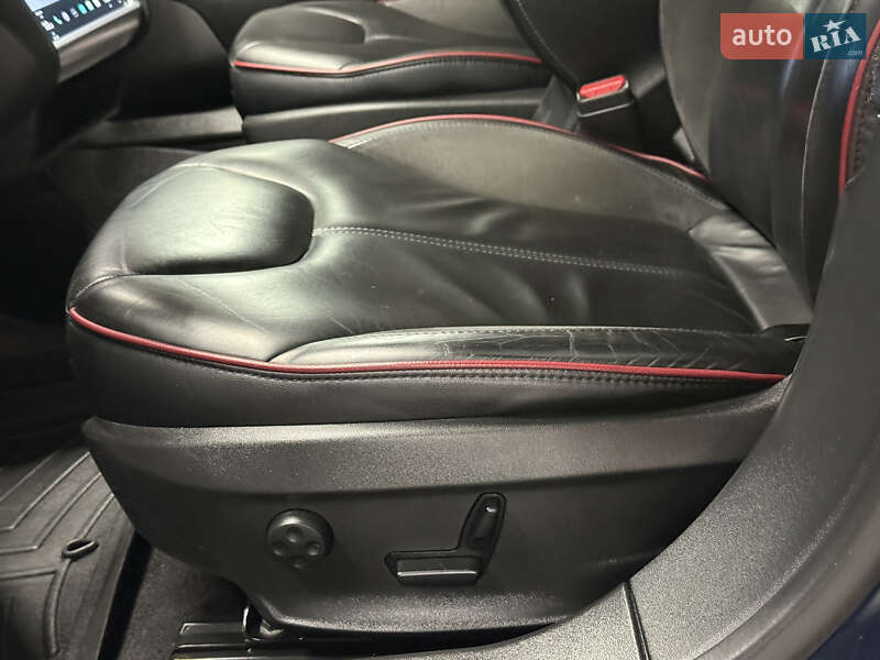 Ліфтбек Tesla Model S 2014 в Володимирі