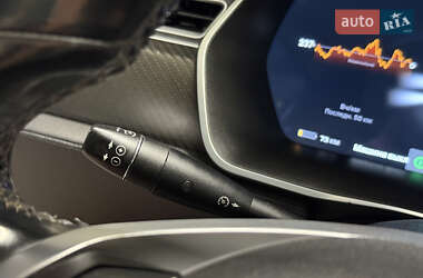 Лифтбек Tesla Model S 2014 в 