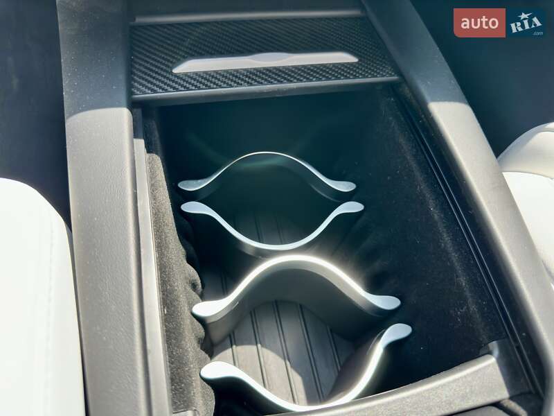 Лифтбек Tesla Model S 2018 в Черновцах