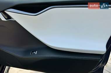 Лифтбек Tesla Model S 2018 в 