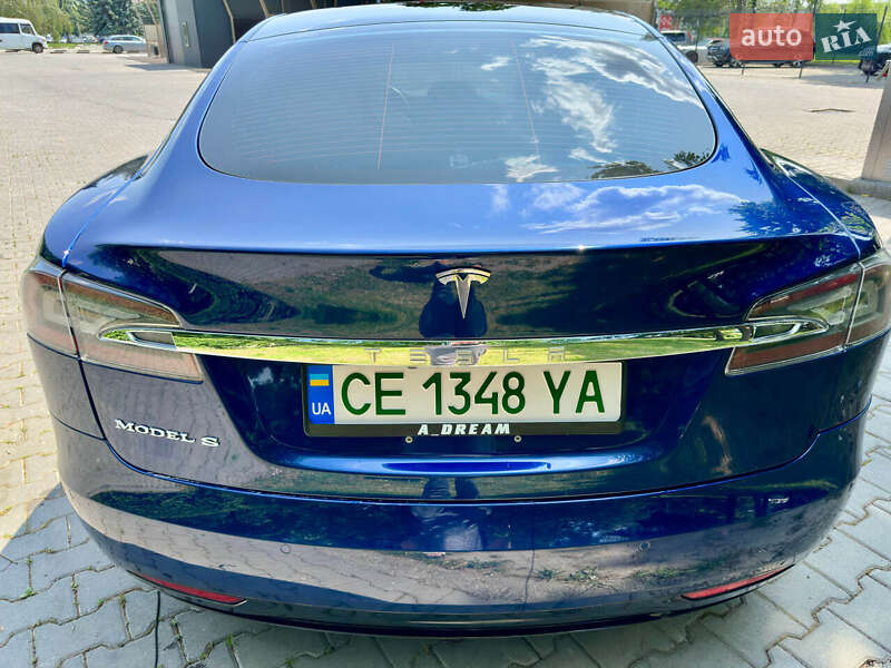 Лифтбек Tesla Model S 2018 в Черновцах