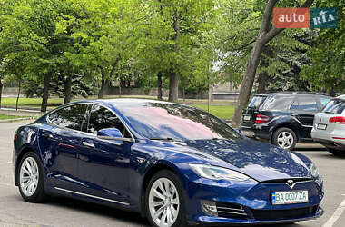 Лифтбек Tesla Model S 2017 в 