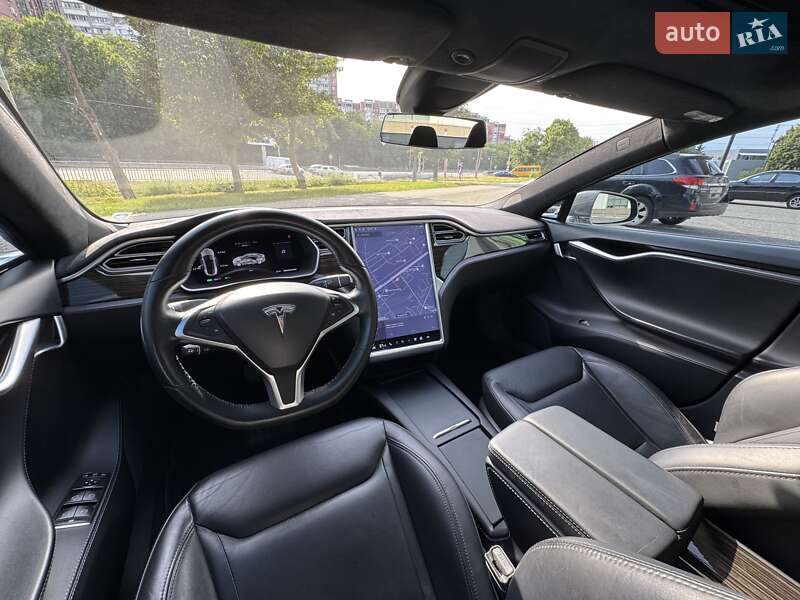 Лифтбек Tesla Model S 2016 в Днепре