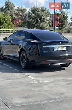 Лифтбек Tesla Model S 2013 в 