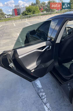 Лифтбек Tesla Model S 2013 в 