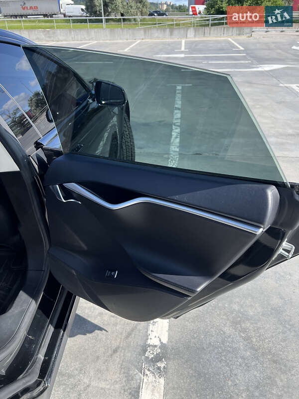 Лифтбек Tesla Model S 2013 в Киеве
