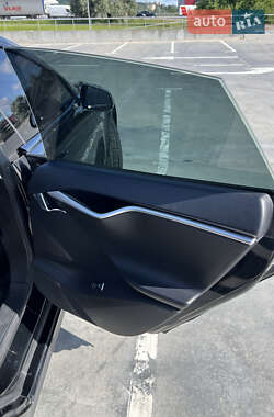 Лифтбек Tesla Model S 2013 в 
