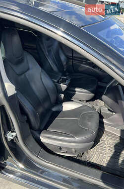 Лифтбек Tesla Model S 2013 в 