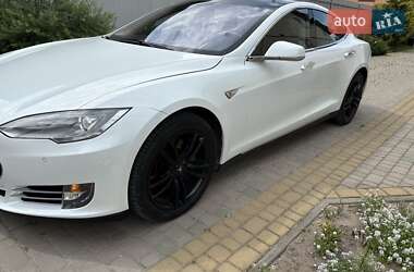 Ліфтбек Tesla Model S 2014 в 
