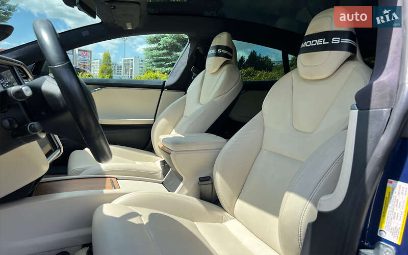Ліфтбек Tesla Model S 2019 в Львові