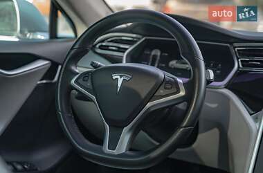 Лифтбек Tesla Model S 2012 в 
