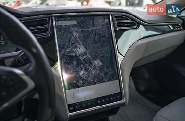 Лифтбек Tesla Model S 2012 в 