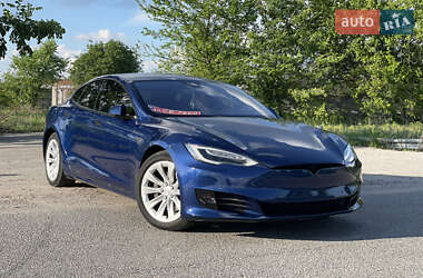 Лифтбек Tesla Model S 2016 в 